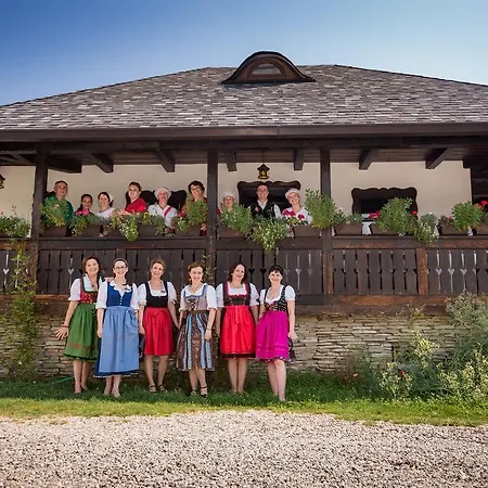 Hilde's